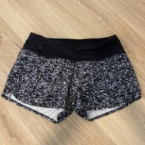 Lululemon Run Times Short, VGUC, Size: 4